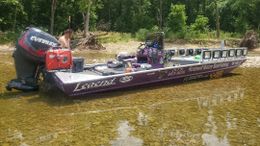 Stained Water Bowfishing Legend SS Jet boats boat image 0