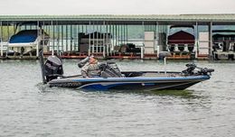 Catch MO Fish Guide Service Nitro Bass Boat boat image 0