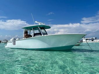 Holloway Yacht Charters, LLC Sportsman Boat