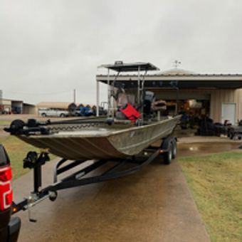 Castaways Fishing Guide Tracker boat