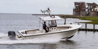 OverFlo Fishing May-Craft (Center console) Boat