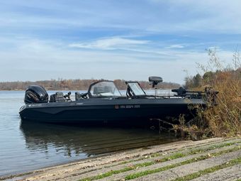 Mega Muskies Guide Service Skeeter Boat