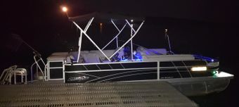 Heron Outdoor Adventures Silverwave Tritoon boat