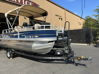 Whisker Fish Guide Service Sun Tracker Sportfish Boat