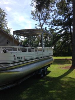 Bob's Guide Service Encore Bentley Tritoon (Pontoon) Boat