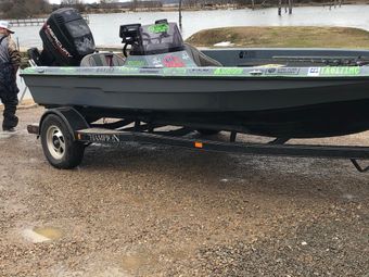 Texas Fishing Frenzy Guide Service --- boat