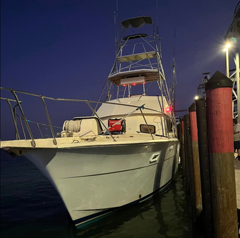 RAD-I-Kal Charters Hatteras Boat
