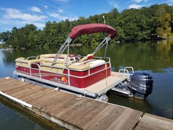 Pullin' Drag Striper Fishing Charter Hurricane Deck boat Boat