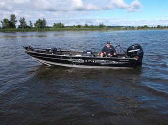 Dave Duwe's Guide Service Lund Pro-Guide 2075 boat