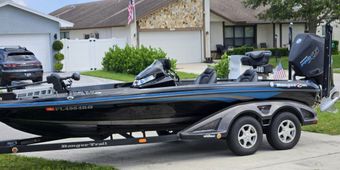 Bass Whisper Guide Storm (Bass boat) Boat