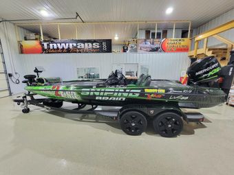Mississippi Crappie Charters  Triton Boat