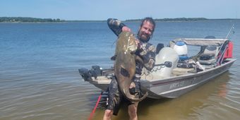Guided Hand Fishing East Texas Pontoon Boat