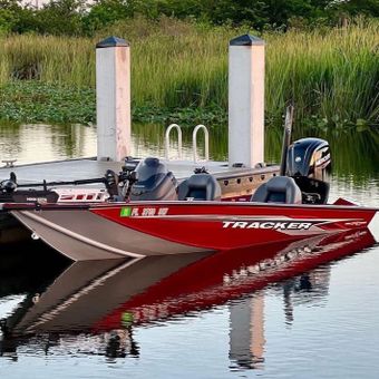 Everglades Fishing Experience Tracker boat