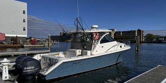 Charter LEGASEA Pursuit Boat
