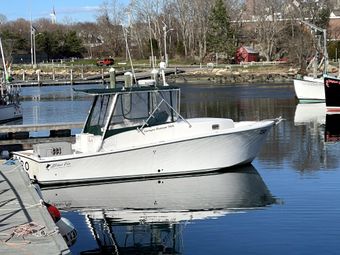 Lowe Island Fish Camp Bluefin Canyon Runner Boat
