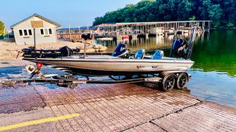 One More Cast with Jp's Guide Services Phoenix Boat