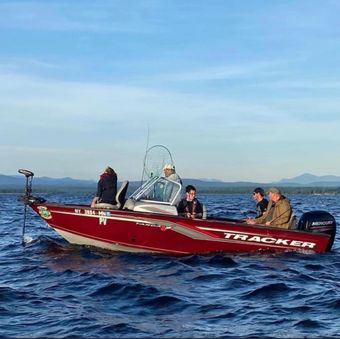Irish Raider Outfitters LLC Tracker Targa boat