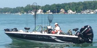 Wild Dog Guide Service Lund (Fiberglass) Boat