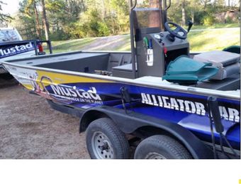 Kirklands Alligator Gar Fishing Weldbilt (Aluminum fishing) boat
