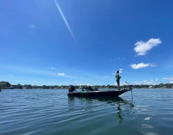 Fleetwood Bass Fishing Skeeter boat