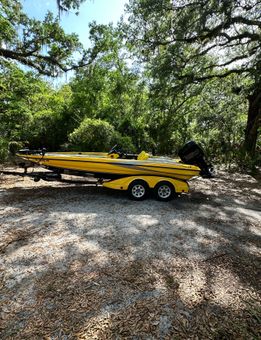 Reel Fishing Expeditions  Trition boat