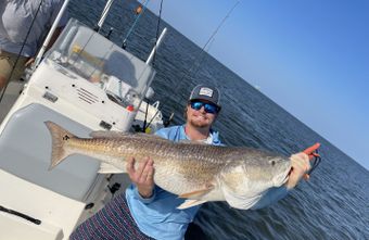Fishing in LA. With Captain Jaron Thomas Skeeter Boat