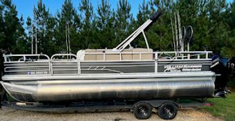 William Sasser Guide Service Sun Tracker Tritoon Boat