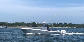 Hittin Bottom Charters Contender (Center console) Boat