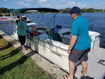 Capt Ben Fishing Charters Monarch (Pontoon) Boat