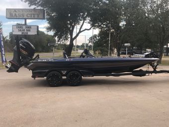 Jay Bonner Lake Fork Guide Service SKEETER FXR21 APEX Boat