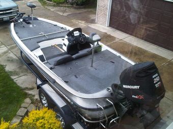 Bass Fishing Guide Service proNitro bass boat boat