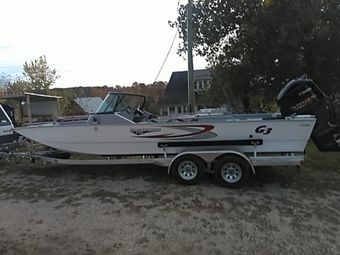 All-Out Fishing Charters Sportsman G3 2400 Boat