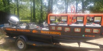 Arrow-in Addiction Bowfishing Alumacraft Boat
