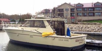 Kinn’s Sport Fishing Chris Craft (Convertible) Boat