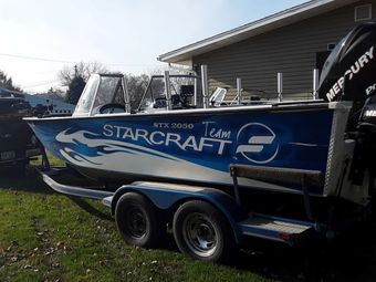 Bulldog Charters STX 2050 Team Starcraft boat