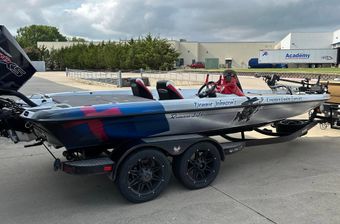 Donnie Johnson’s Crappie Guide Service Phoenix Boat