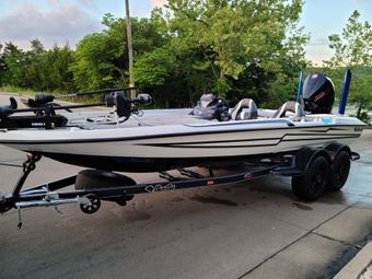 Show Me Fish Guide Service Basscat Boat