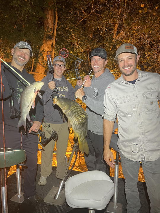 Exciting night fishing at North Lake! Common Carp on trolling and bow fishing - best adventure on the water.