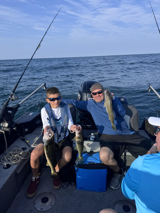 Lake Erie was bumpy today but the Walleye were hungry! Triple header by the Damian crew!