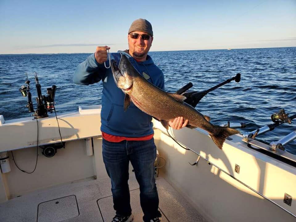 Expert-Led Lake Michigan Full-Day Fishing Trip