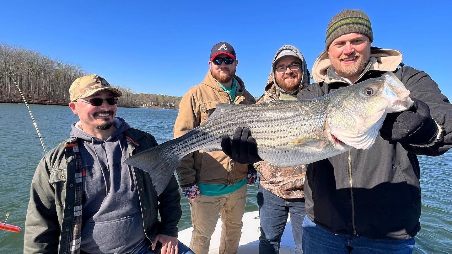 Expert Striper Fishing on Lake Lanier | Pullin' Tail