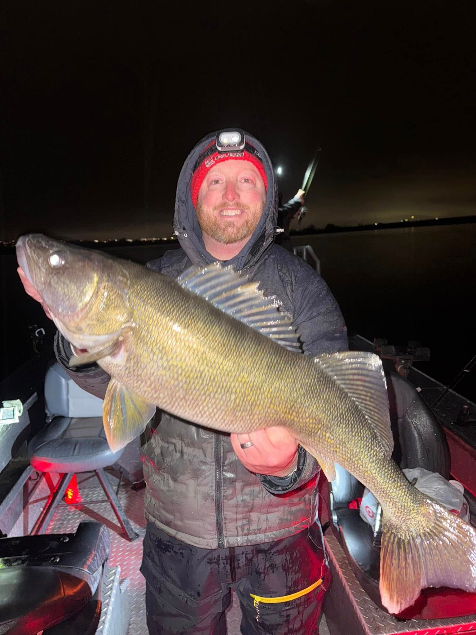 Columbia River Weekday Fishing: Salmon & Sturgeon