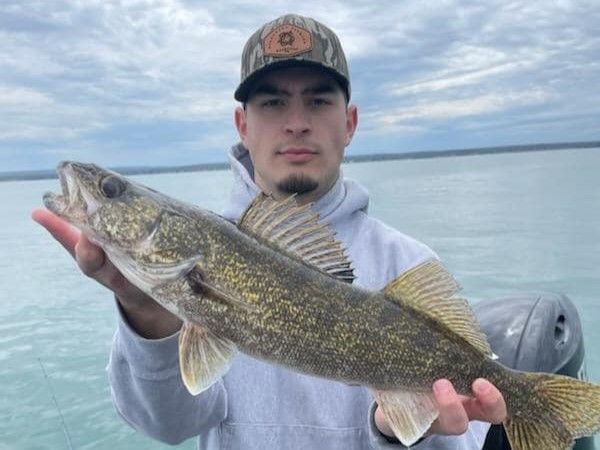 Lake Erie Ice Fishing: Full-Day Pro Charter
