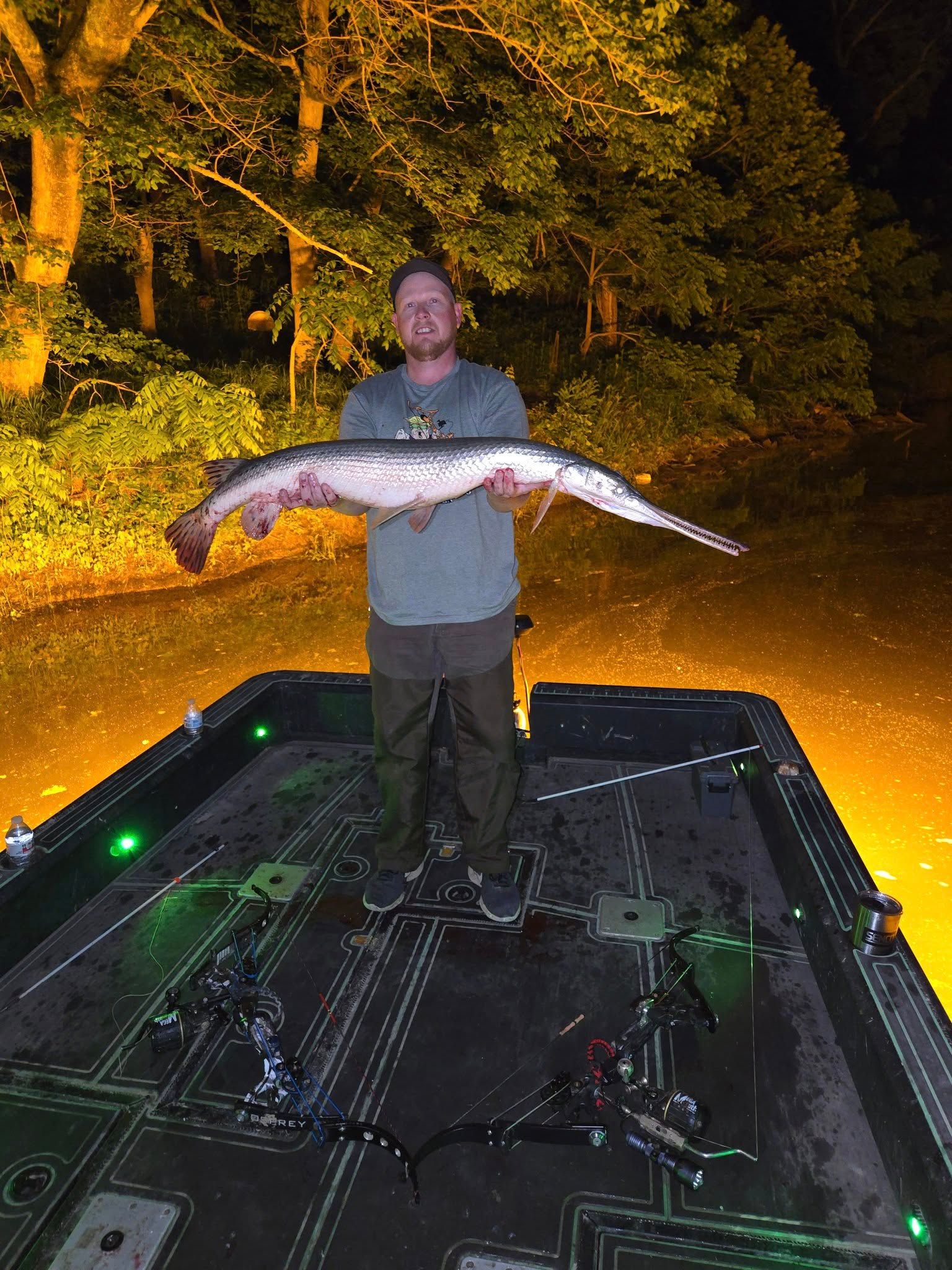 Buckeye's Elite Ohio River Night Bowfishing
