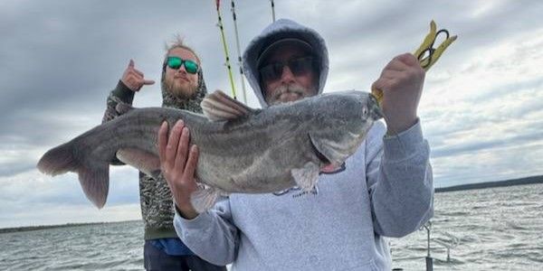 Skilled Angler Texas Striper Fishing | CHOKE EM