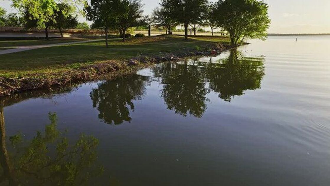 Lake Ray Hubbard Water Levels | Real-Time Fishing Impact