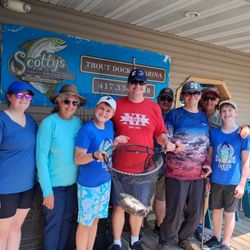 Group of 8 people fishing in Missouri