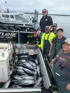 6 people fishing in OR