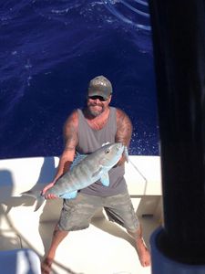 Lone fisherman reels in big catch in Hawaii