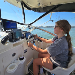 Perfect conditions for jigging and trolling on calm water with top navigation gear.